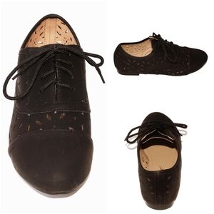 Black floral lace flat oxford shoes